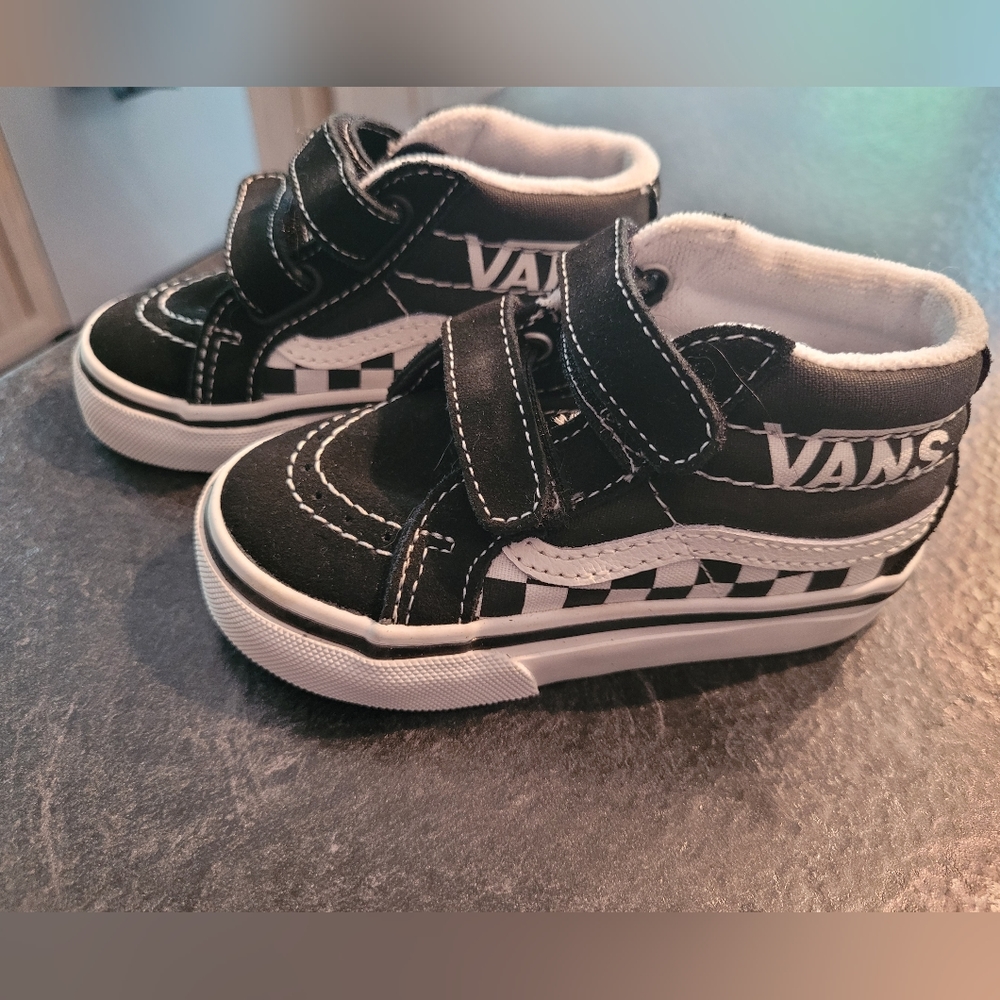 Toddler Vans, new size 6